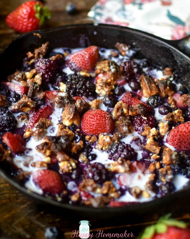 Whole30 Berries & Cream Breakfast Crisp