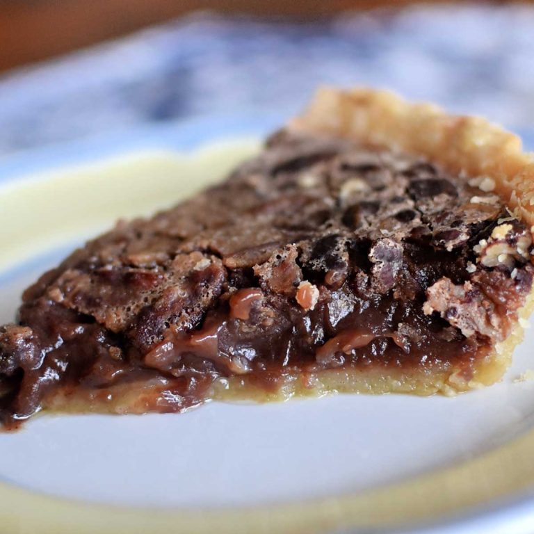 chcolate pecan pie slice