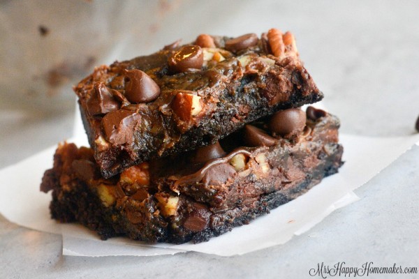 Death by Chocolate Magic Cookie Bars - ONLY 5 INGREDIENTS!!!