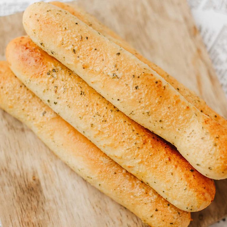 The Best Olive Garden Breadsticks Copycat Recipe