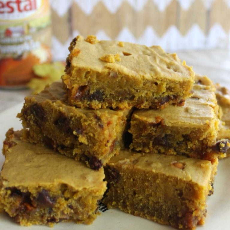 Perfect Pumpkin Blondies (Simple to Make Recipe)